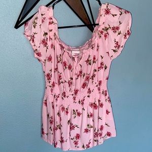 Women’s short sleeves floral top